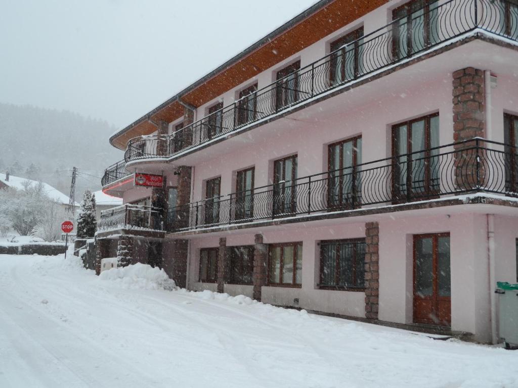 Les Jolis Coeurs Hotel Thiefosse Exterior photo